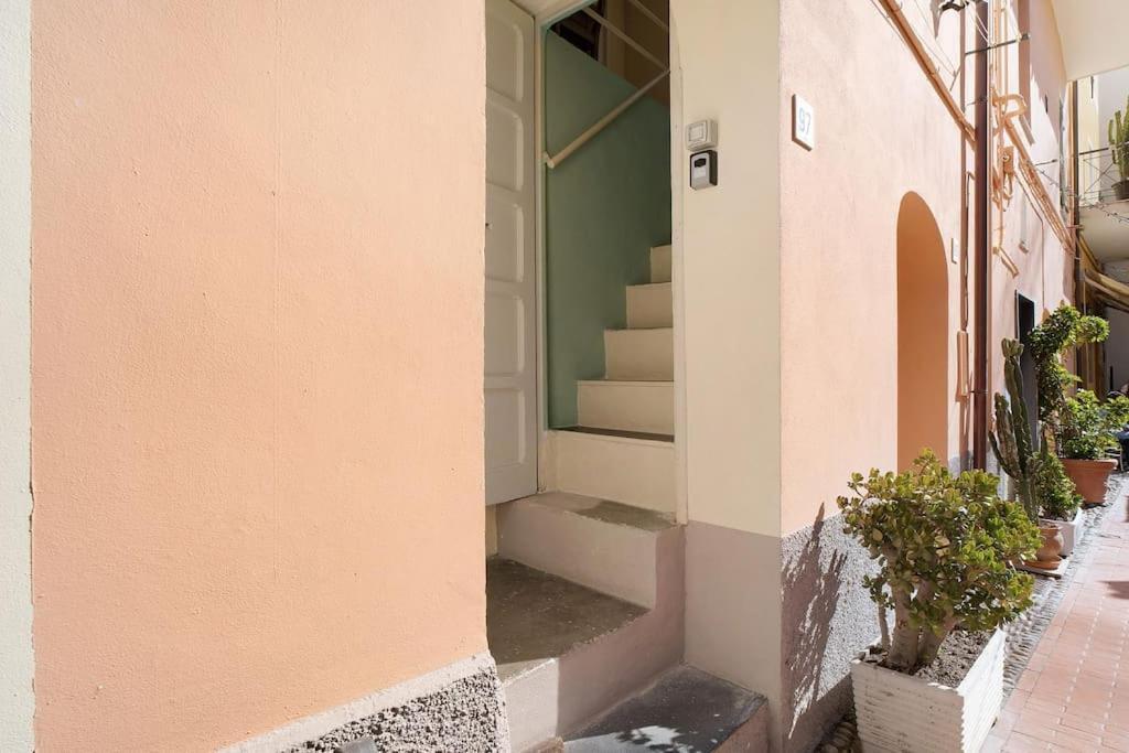 Appartement Casa Della Nonna Teresa à Bordighera Extérieur photo